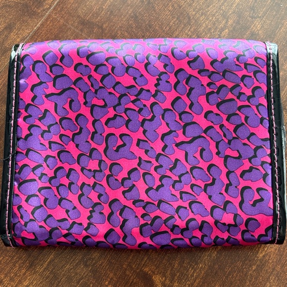 Soho Fuchsia and Violet Travel Pouch Like New - Picture 2 of 11